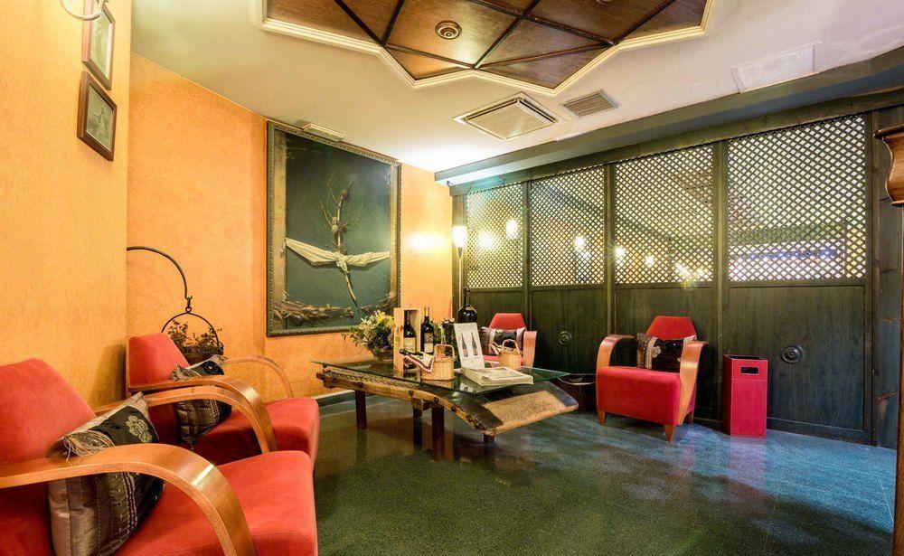 Hotel El Patio à La Almunia de Doña Godina Extérieur photo