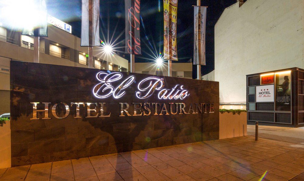 Hotel El Patio à La Almunia de Doña Godina Extérieur photo